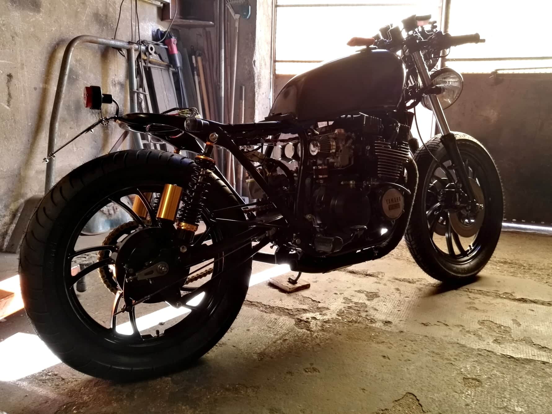 yamaha xj550. ci siamo